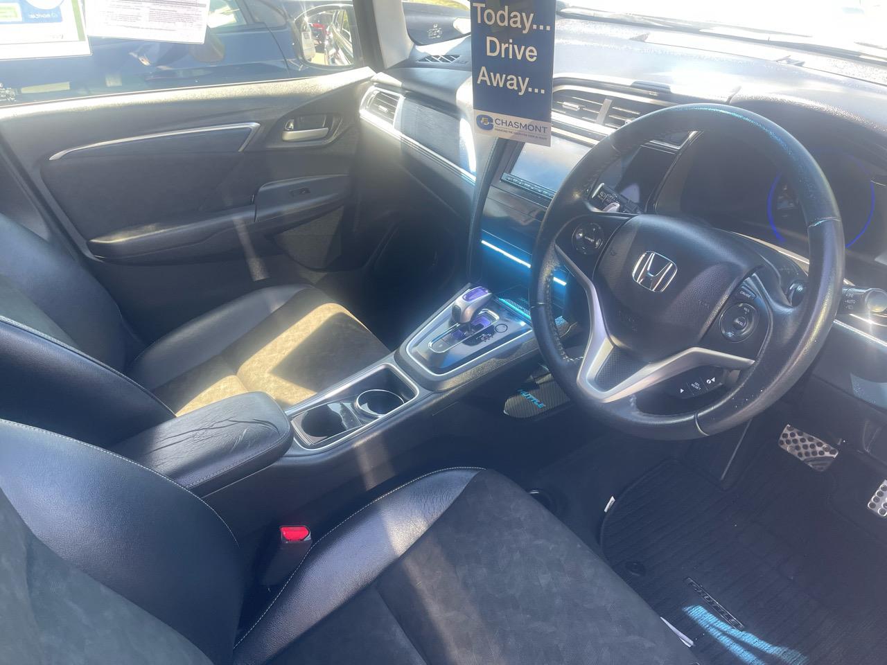 2016 Honda Fit Hybrid shuttle wagon
