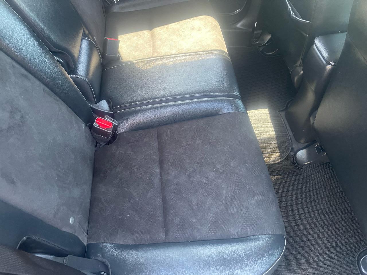 2016 Honda Fit Hybrid shuttle wagon