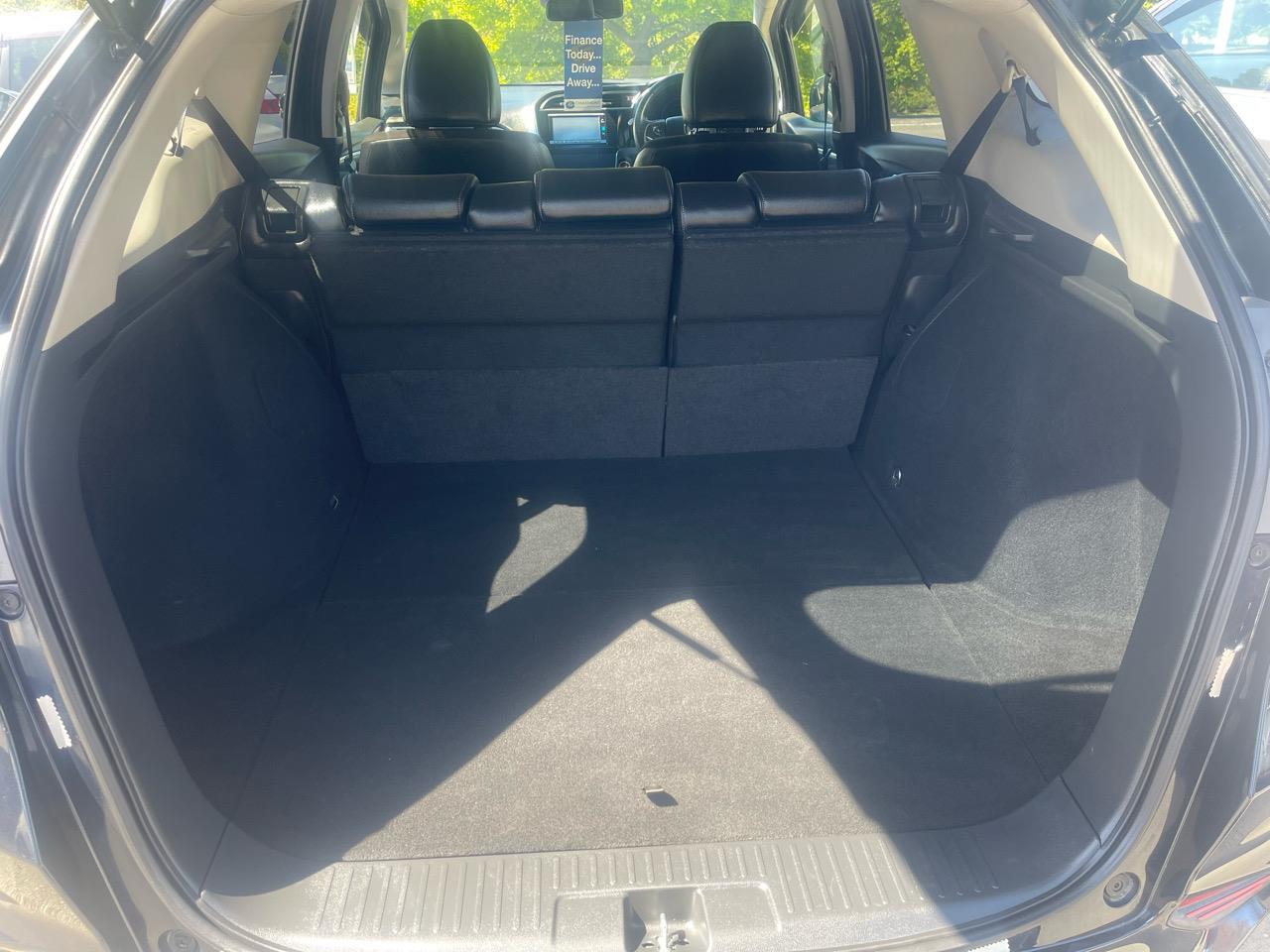 2016 Honda Fit Hybrid shuttle wagon