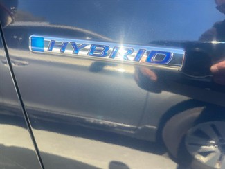 2016 Honda Fit Hybrid shuttle wagon - Thumbnail