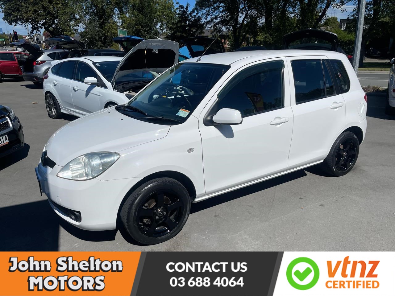 2006 Mazda demio 5 door hatch