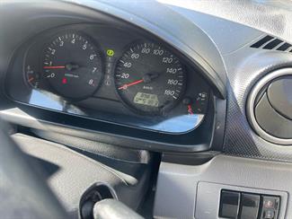 2006 Mazda demio 5 door hatch - Thumbnail