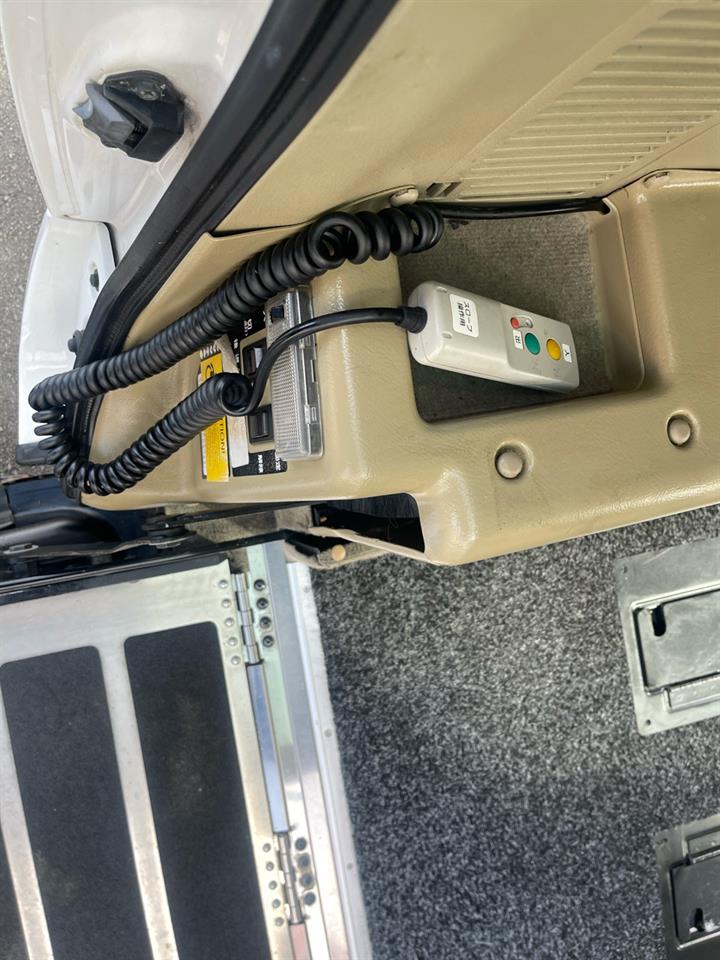 2010 Nissan SERENA DISABILITY WHEEL CHAIR VAN