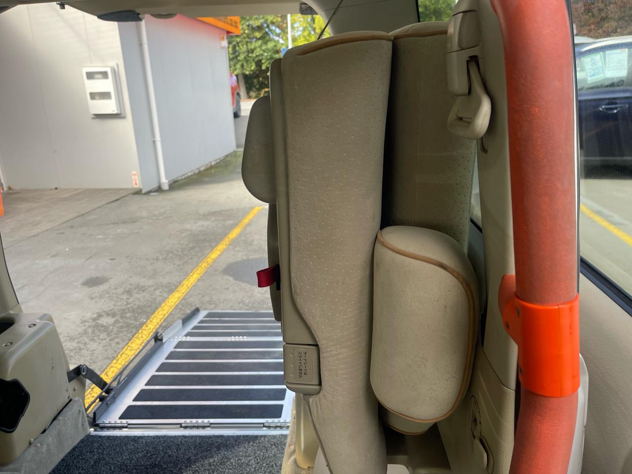 2010 Nissan SERENA DISABILITY WHEEL CHAIR VAN