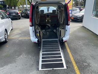 2010 Nissan SERENA DISABILITY WHEEL CHAIR VAN - Thumbnail