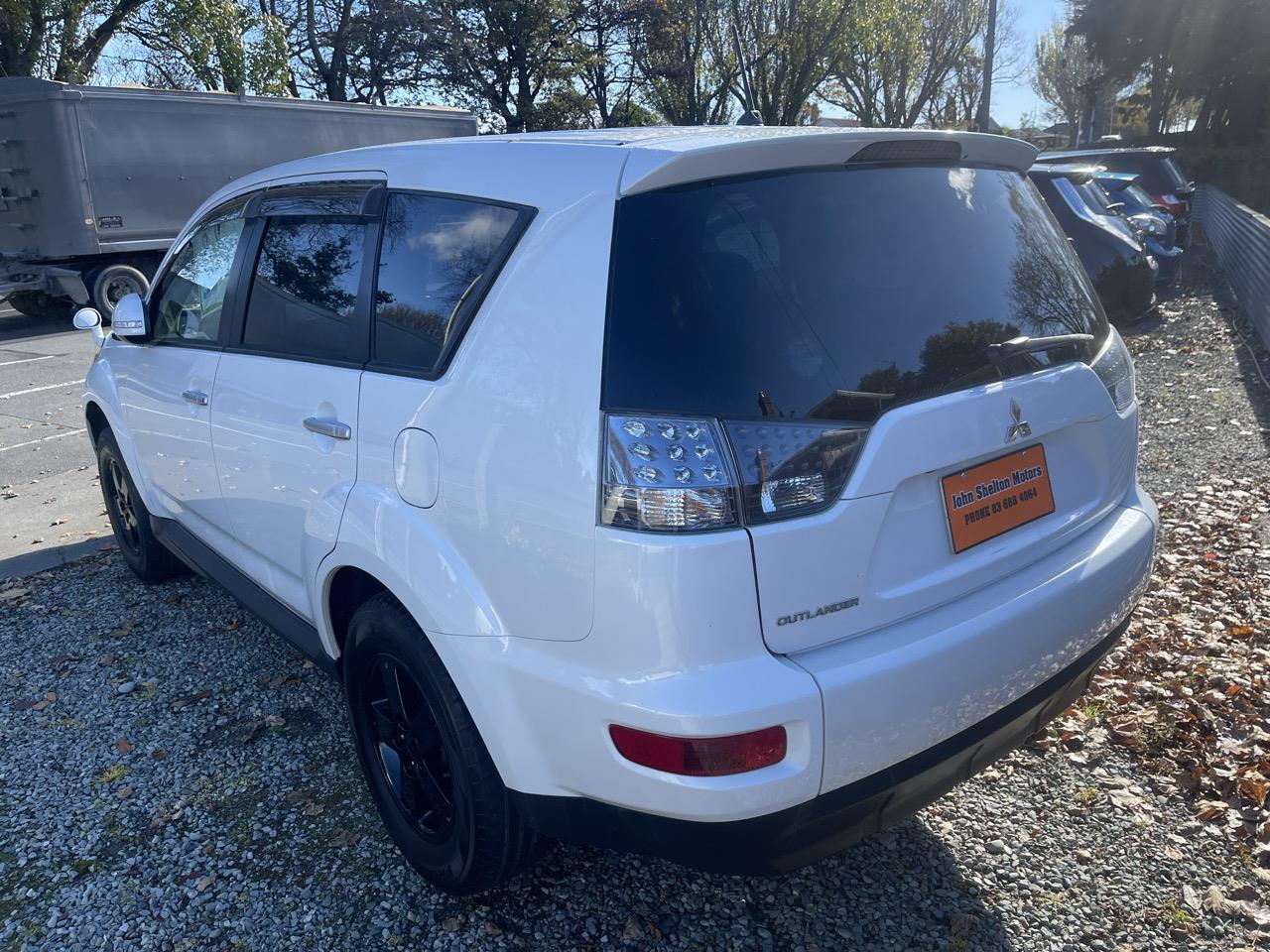 2010 Mitsubishi outlander 7 seater